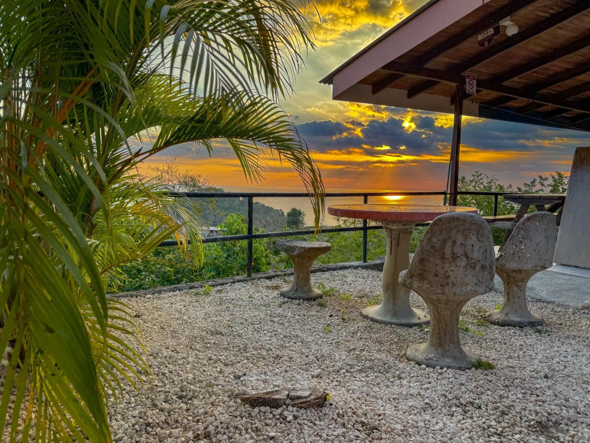 Pura Natura Lodge Manuel Antonio Esterno foto